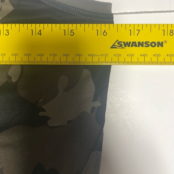 Athleta Camouflage Racerback Keyhole Tank Top Womens Small - Picture 8 of 9